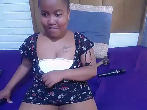 Snapshot of ChubbyMigetxx chatting on November 10, 2025, 7:35 am ChubbyMigetxx online show from November 10, 2025, 7:35 am