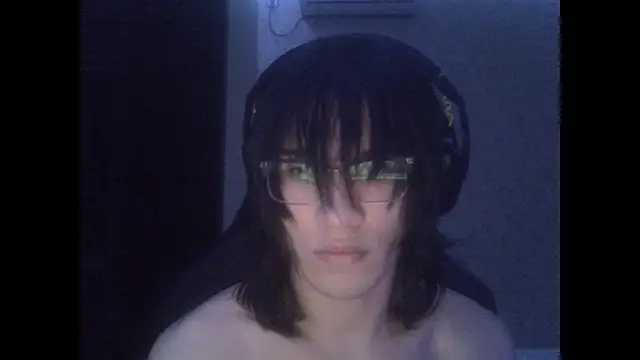 Snapshot of ravenscythe_ chatting on October 10, 2025, 11:27 pm ravenscythe online show from October 10, 2025, 11:27 pm