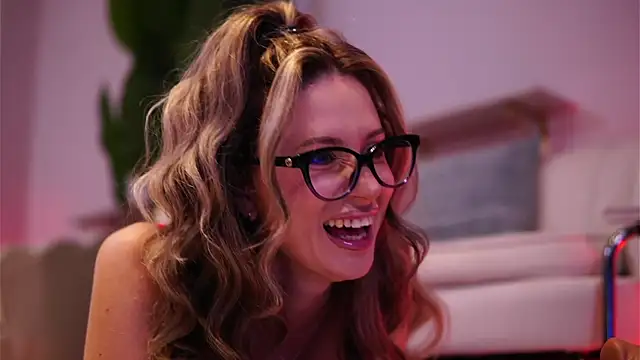 AvaMaddisson online show from December 5, 2025, 4:22 am