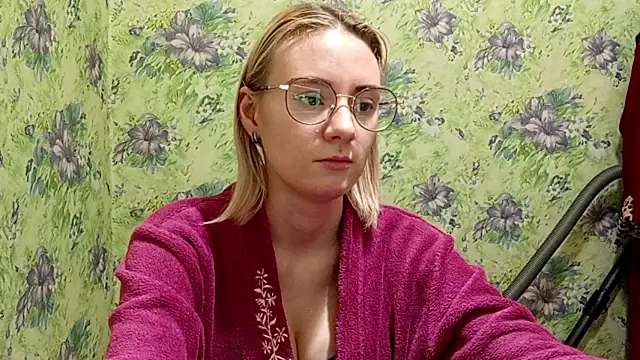  SwimmyGrl  online show from October 23, 2025, 1:21 pm