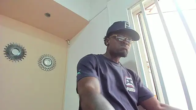 COMPTON 01 online show from October 15, 2025, 12:35 pm