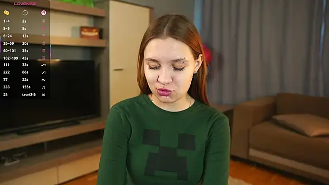 MarindaRuud online show from November 17, 2025, 11:47 am