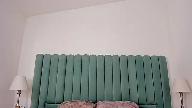 Alanha   online show from November 21, 2025, 3:05 am