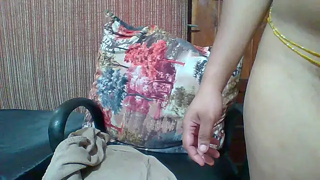 JuicyVixen  online show from April 8, 2026, 7:21 am