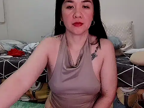 Snapshot of KissHott chatting on May 6, 2026, 2:26 am KissHott online show from May 6, 2026, 2:26 am