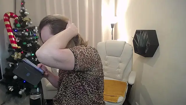 VestaWoody online show from December 22, 2025, 7:30 am