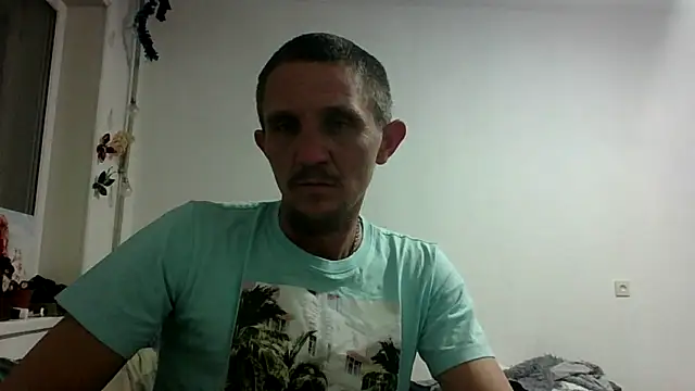 Snapshot of Twolatte1520 chatting on April 2, 2026, 5:19 pm Twolatte1520 online show from April 2, 2026, 5:19 pm