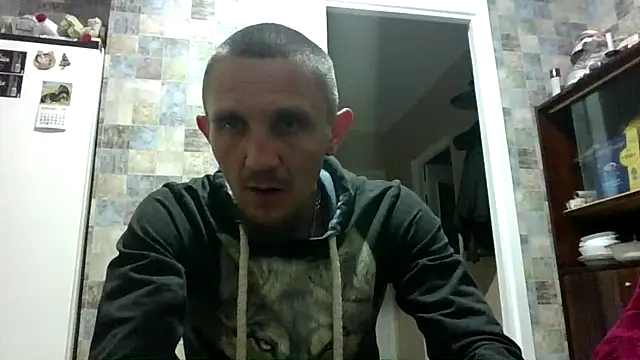 Snapshot of Twolatte1520 chatting on April 13, 2026, 6:01 pm Twolatte1520 online show from April 13, 2026, 6:01 pm