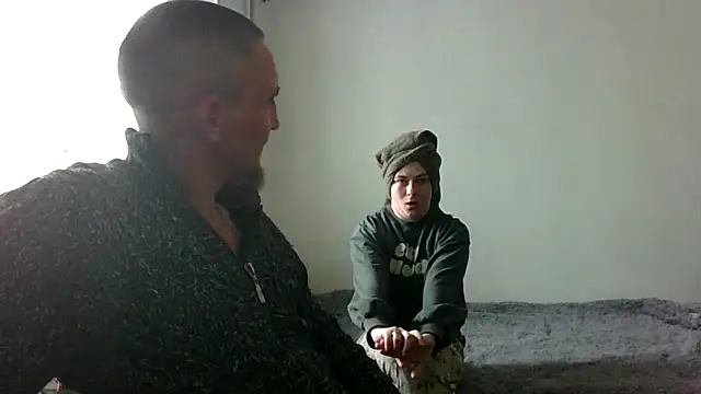 Snapshot of Twolatte1520 chatting on April 11, 2026, 7:45 am Twolatte1520 online show from April 11, 2026, 7:45 am