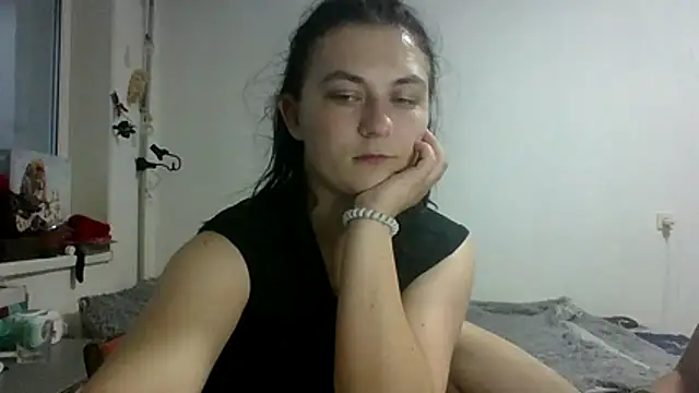 Twolatte1520 online show from July 8, 2026, 2:07 pm