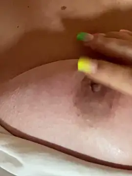 Bionda19 online show from October 18, 2025, 5:37 pm