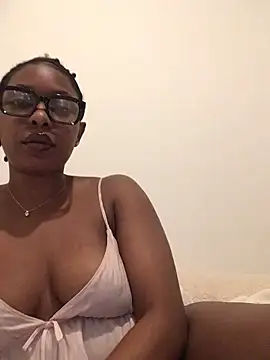 CurvyGoddessXxx online show from October 7, 2025, 7:26 pm