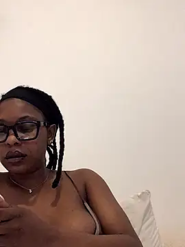 CurvyGoddessXxx online show from October 9, 2025, 9:54 am