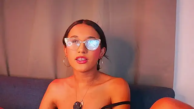 Snapshot of luna_valen chatting on July 16, 2026, 9:34 pm luna valen online show from July 16, 2026, 9:34 pm