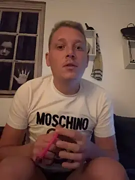 ChoupasOups online show from October 10, 2025, 9:48 pm