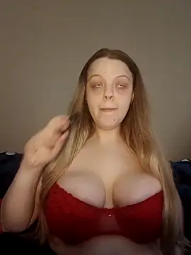 Snapshot of AuroraMaexox chatting on November 17, 2025, 12:09 pm AuroraMaexox online show from November 17, 2025, 12:09 pm