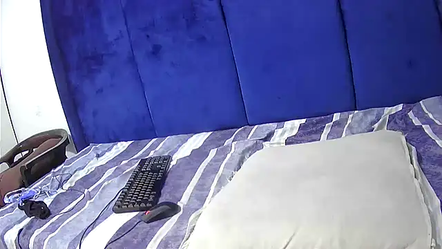 Pretty-C online show from October 17, 2025, 8:10 pm