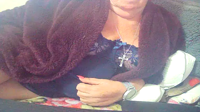 Playful MILF Demi online show from May 17, 2026, 10:43 pm