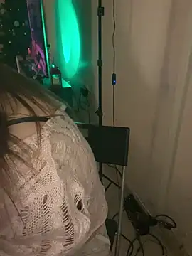 Snapshot of LyraEva chatting on February 21, 2026, 10:12 pm LyraEva online show from February 21, 2026, 10:12 pm