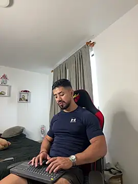 Ezzio Scolaro online show from March 2, 2026, 10:06 pm