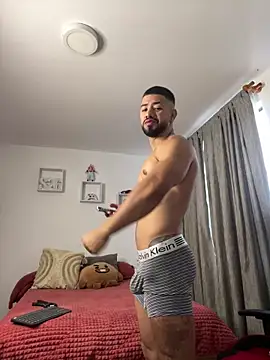 Ezzio Scolaro online show from November 8, 2025, 12:09 pm