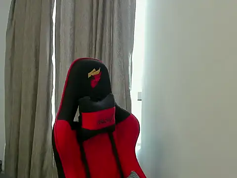 Ezzio Scolaro online show from October 13, 2025, 1:45 pm