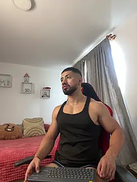 Ezzio Scolaro online show from November 23, 2025, 1:54 pm