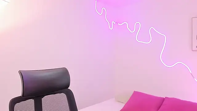 Snapshot of Sam_Clark chatting on November 4, 2025, 3:21 am Sam Clark online show from November 4, 2025, 3:21 am