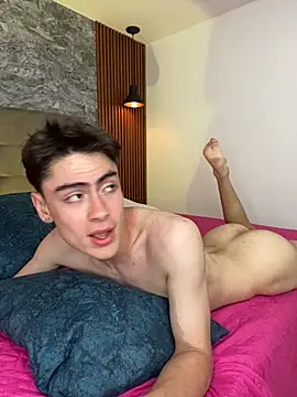 Snapshot of Sam_Clark chatting on October 13, 2025, 4:14 am Sam Clark online show from October 13, 2025, 4:14 am