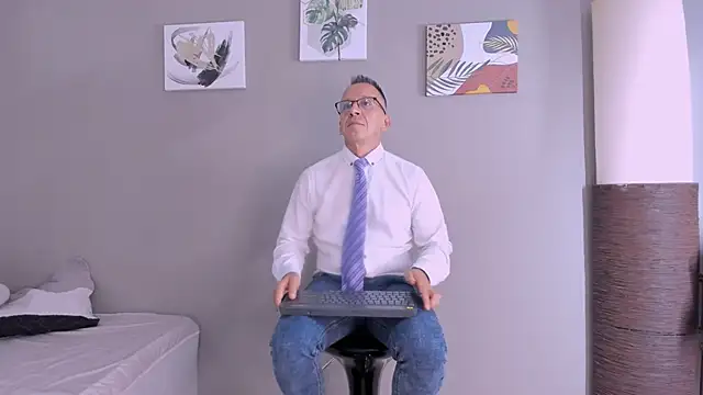  axelking  online show from October 20, 2025, 11:44 am