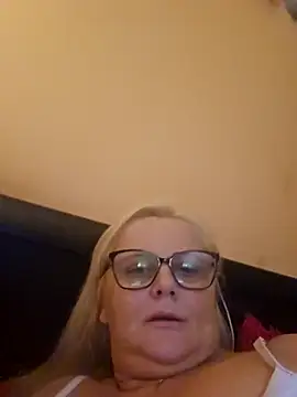 Snapshot of NieMaJazdyBezGwiazdy7883 chatting on November 3, 2025, 4:32 pm NieMaJazdyBezGwiazdy7883 online show from November 3, 2025, 4:32 pm