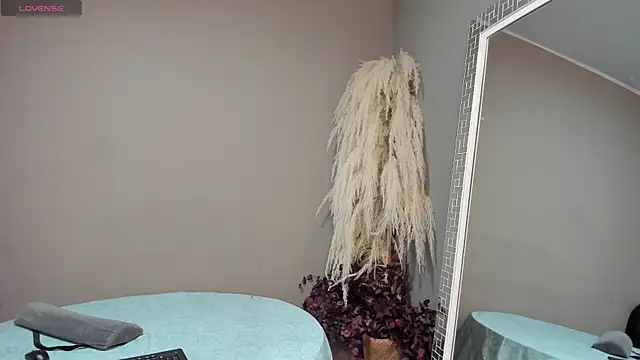 daenerysxxx online show from January 7, 2026, 5:12 am