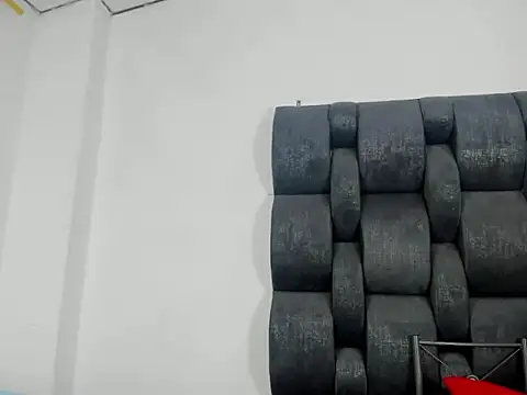 vauroraper online show from October 19, 2025, 1:19 am