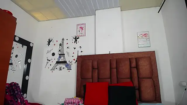 vauroraper online show from November 25, 2025, 5:35 pm