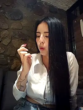 giapearl25 online show from November 15, 2025, 3:10 am