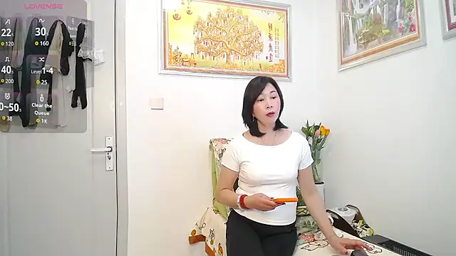 selinajuan online show from May 29, 2026, 12:55 pm