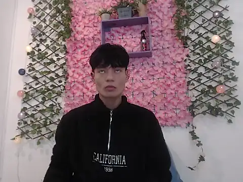 alex russo   online show from October 16, 2025, 3:48 am