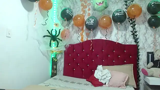 Snapshot of DannaLanegra2 chatting on October 29, 2025, 5:23 pm DannaLanegra2 online show from October 29, 2025, 5:23 pm