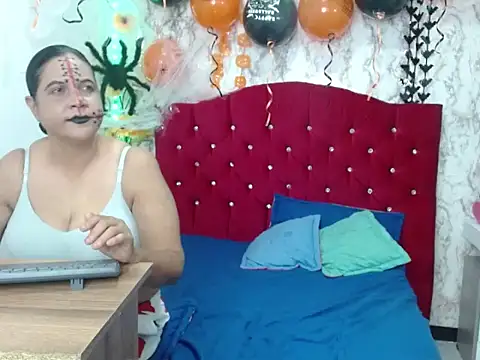 Snapshot of DannaLanegra2 chatting on October 28, 2025, 4:39 pm DannaLanegra2 online show from October 28, 2025, 4:39 pm