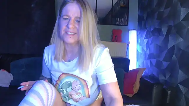 Snapshot of Delichieuse5 chatting on February 19, 2026, 9:01 pm Delichieuse5 online show from February 19, 2026, 9:01 pm