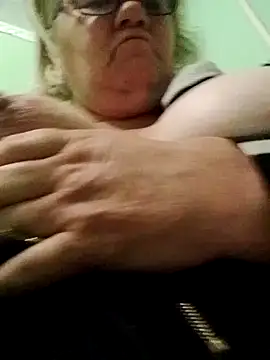 LusiyaGold5 online show from October 13, 2025, 9:59 pm