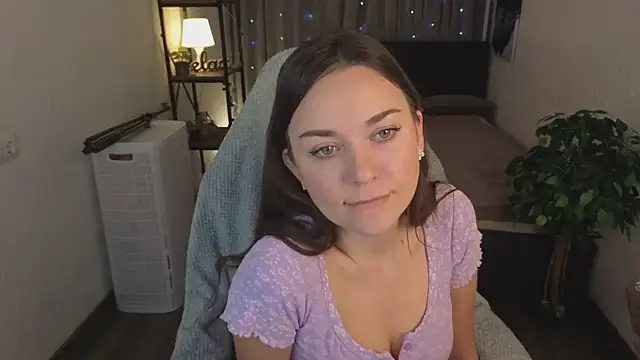 Madison Golden online show from November 21, 2025, 6:45 am