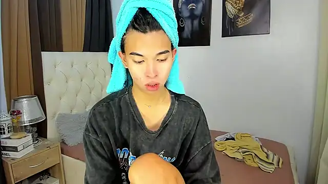 Yourdreamgoddess online show from November 3, 2025, 3:59 pm