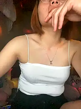 Lylyy-cute online show from October 13, 2025, 3:35 pm