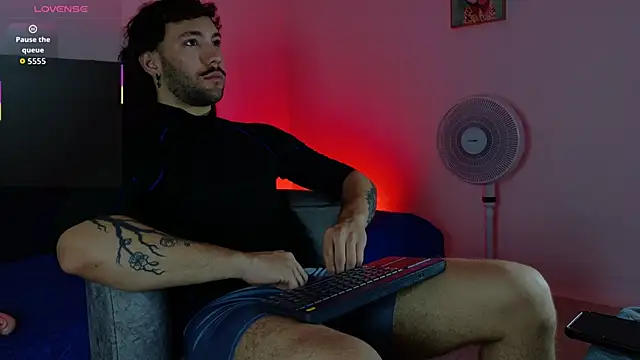 angel kyrozz online show from February 27, 2026, 6:41 pm