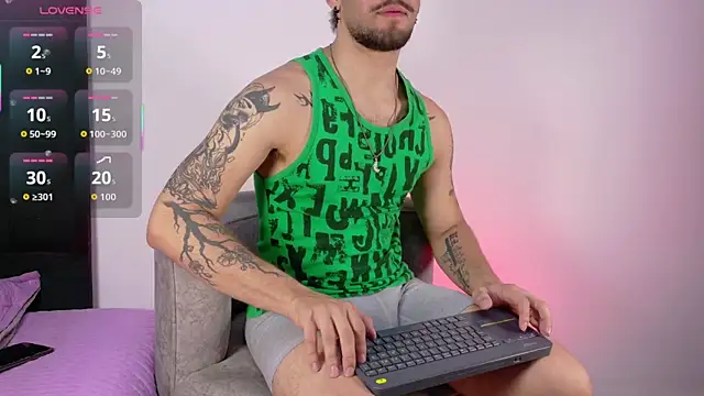 angel kyrozz online show from May 24, 2026, 7:03 pm