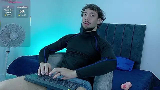 angel kyrozz online show from February 18, 2026, 7:10 pm