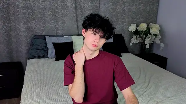 Snapshot of Cute_Mike chatting on November 12, 2025, 3:38 pm Cute Mike online show from November 12, 2025, 3:38 pm