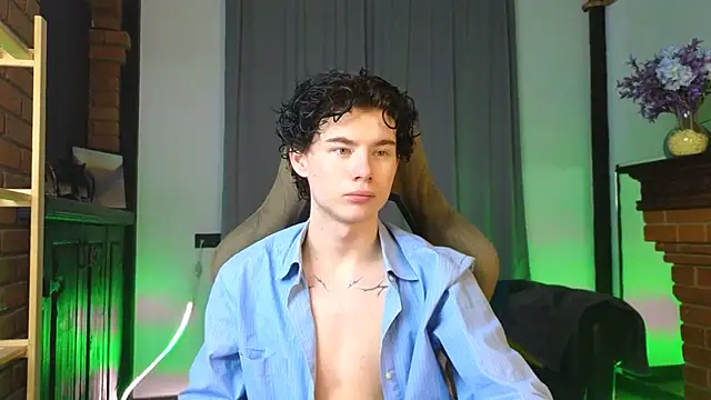 Cute Mike online show from February 15, 2026, 9:52 am