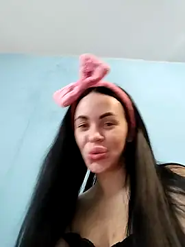 Stefaniyaxq online show from October 27, 2025, 9:54 am